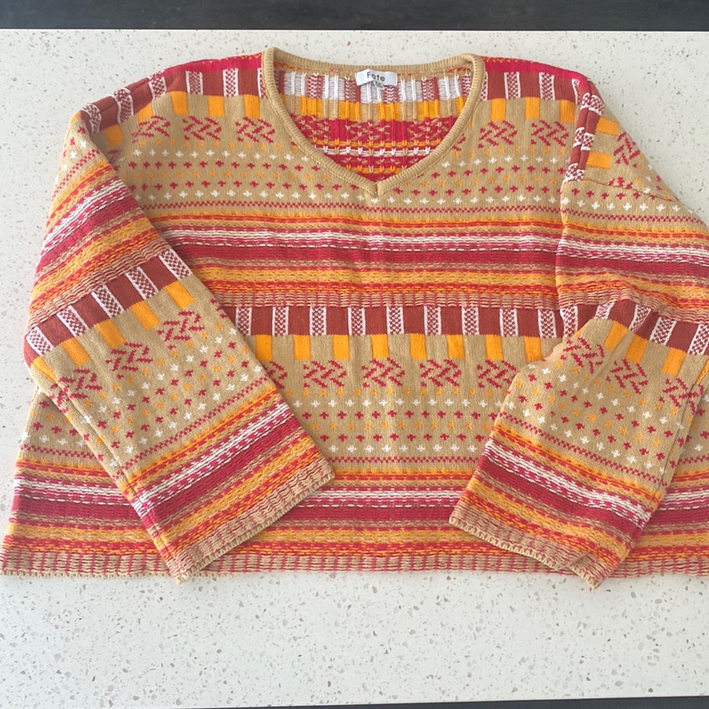 Beautiful Fate sweater size medium. Excellent